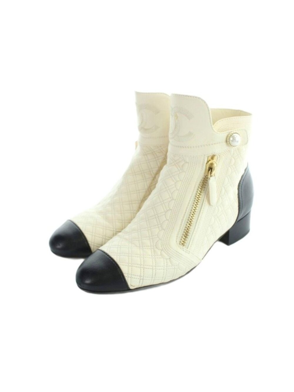 Chanel Short Boots Chunky Heels Contrast CC Logo Leather Quilted Embroidery - Picture 1 of 9